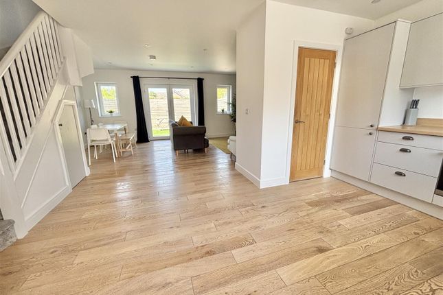 635A, Blandford Road, Poole photo 3