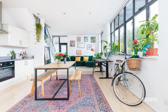 Thumbnail Flat to rent in Triangle Road, London Fields, London
