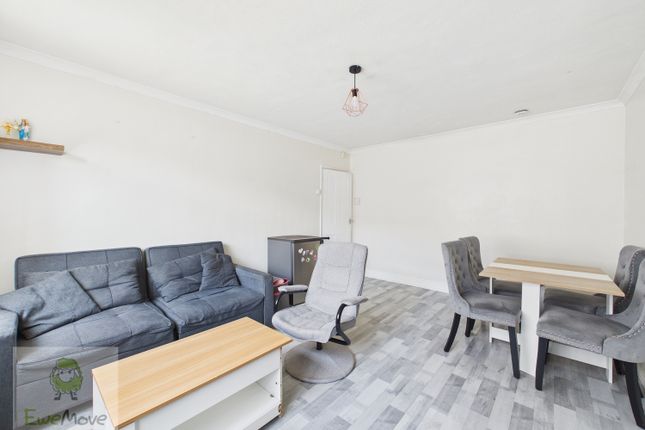 FLAT 5, ELAINE COURT, ROCHESTER photo 2