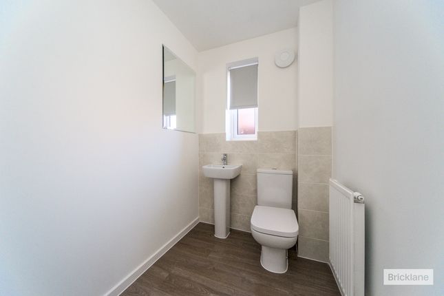 5, Campbell Grove, Stone Cross photo 4