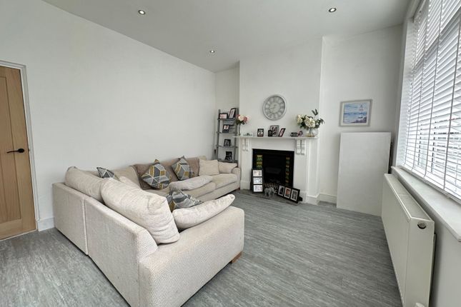 37, Rock Street, Hyde photo 3