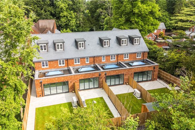 3 Redpender Court,,, The Rise, Andover Road, Hampshire photo 2