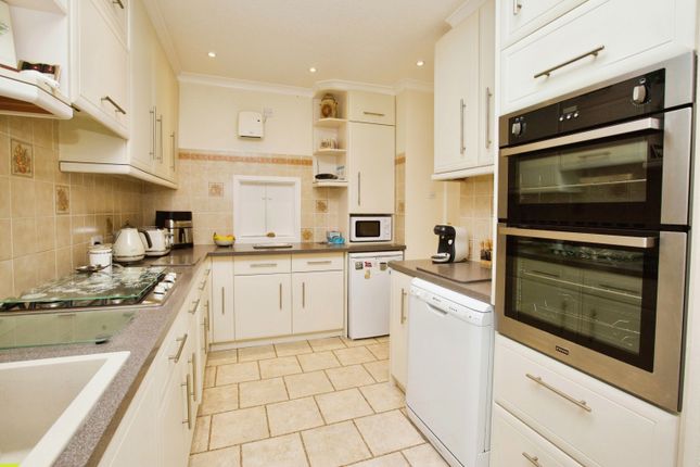 Bungalow for sale in Tuscan Walk, Chandler's Ford, Eastleigh, Hampshire