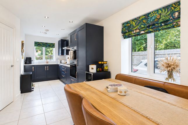 36, Battersea Park, East Riding of Yorkshire photo 2