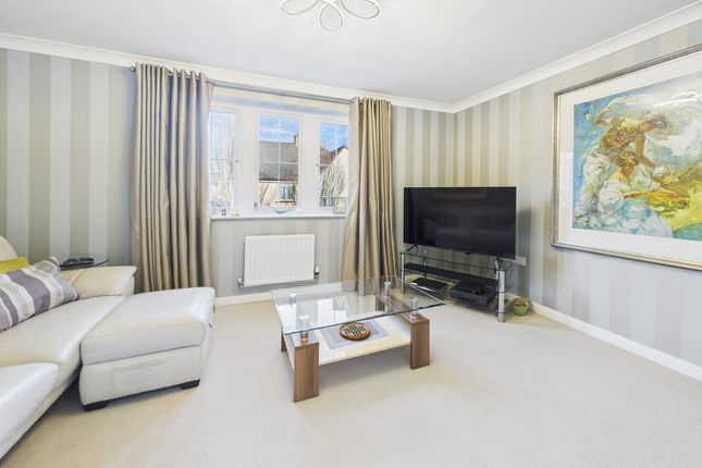 4, Brockswood Drive, Hemel Hempstead photo 3