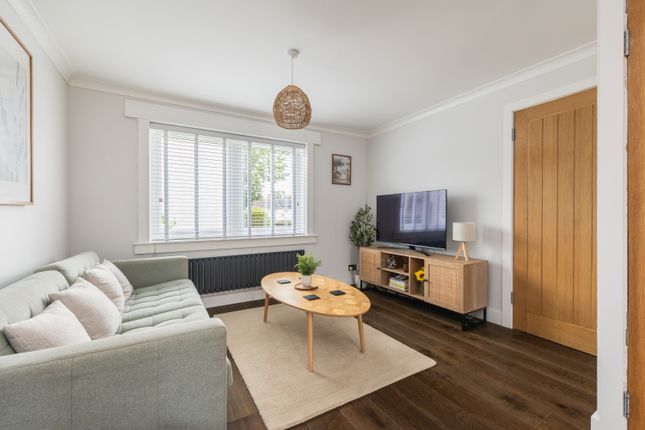 90, Gordon Avenue, Bonnyrigg photo 2