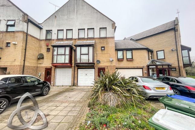 4-bed house on 38 Watersmeet Way, London, £490,000