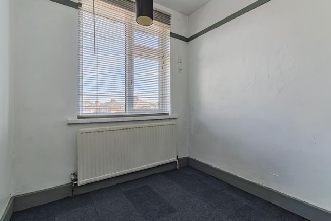 39 Hillrise Avenue, Leicester photo 4