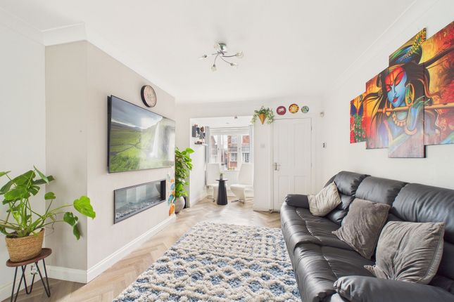 8 Finchale Close, Gateshead photo 3