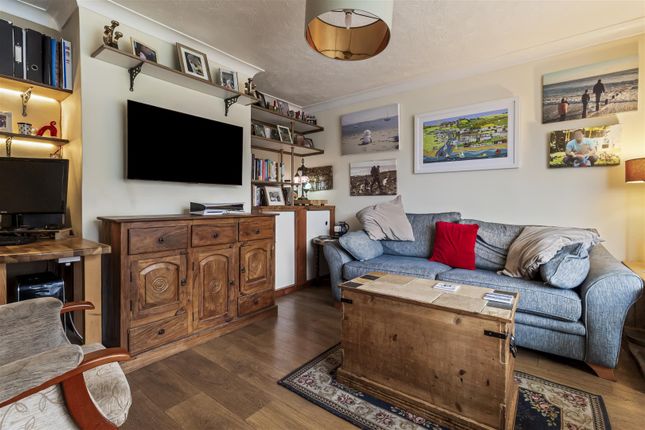 69, Limbrick Lane, Worthing photo 2