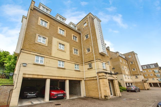 1-bed flat on 73, Sandpiper Close, Kent, £150,000