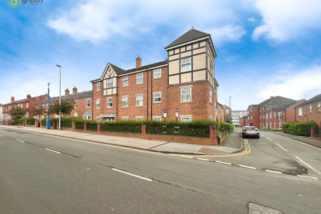 Flat for sale in Creed Way, West Bromwich, Birmingham