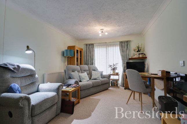40, Newnham Green, Essex photo 2