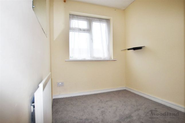 End terrace house to rent in Oakley Close, Isleworth