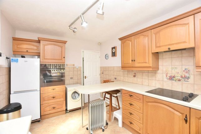 17, Alberta Close, Lancashire photo 4