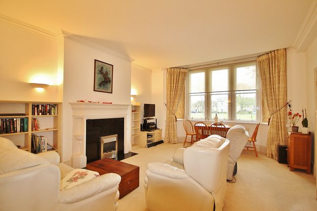 Flat for sale in Church Green, Witney