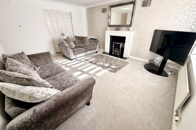 Greenbriar Close, Highfurlong photo 3