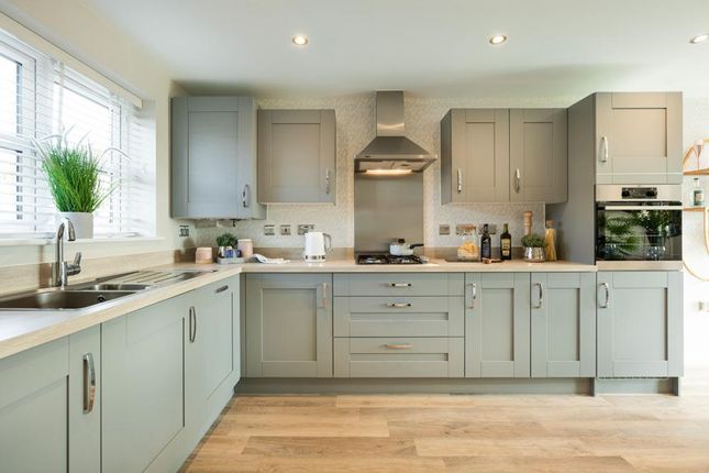 15, Off Manuel Terrace, Whitecross, Falkirk photo 3