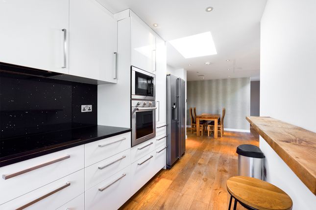 Terraced house to rent in Bury Street West, London