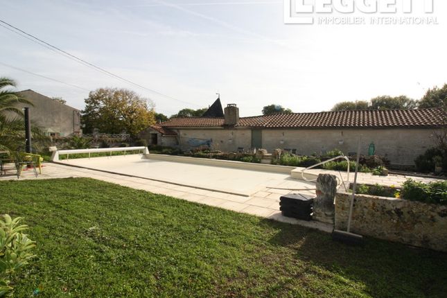 Thumbnail Villa for sale in Contré, Charente-Maritime, Nouvelle-Aquitaine