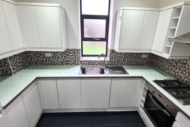2, Homelink Terrace, Wood Green photo 3