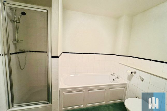 Flat 15,, Autumn Heights, Mirfield photo 5