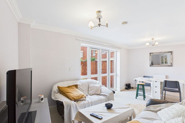 Room 3, 1, Brookbank Close, Cheltenham photo 4