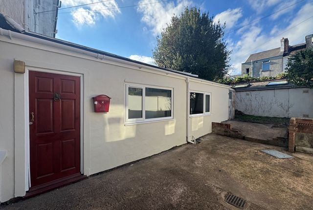 Garden Flat, 9A, Church Road St Thomas Devon, Exeter photo 2