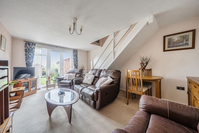 11, Coventry Close, Gloucestershire photo 3