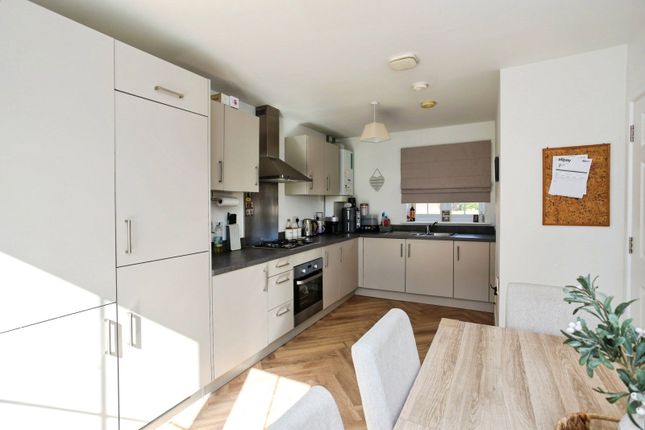 7, Field Rise, Wadhurst photo 3