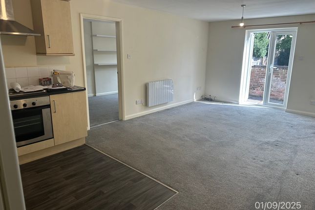 Flat 1, 1-5, Hungate, Beccles photo 5
