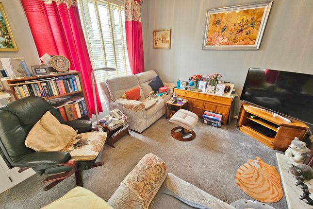 14, Ashlyn Close, Fareham photo 4
