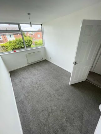 10, Quarry Lane, Sheffield photo 4