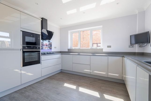 45 Rounces Lane, Lowestoft photo 3