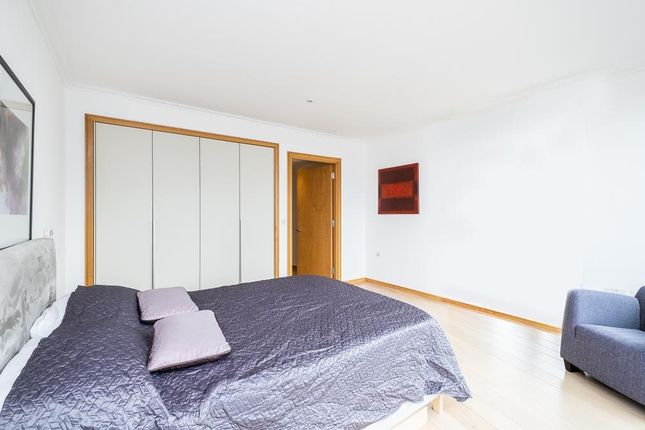 Flat 6 Crown Court, 123, Park Road, London photo 4