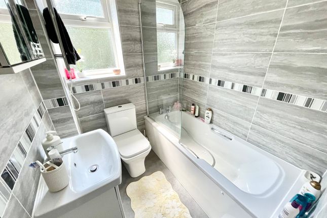 10, Woodford Court, Birchington photo 5