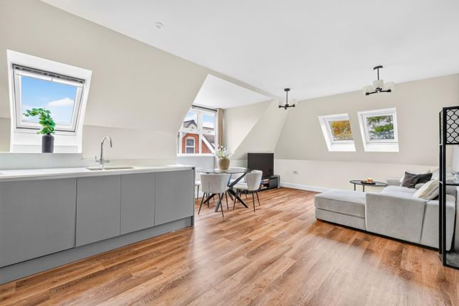 35 Meadow Court, Evreham Road, Iver photo 4