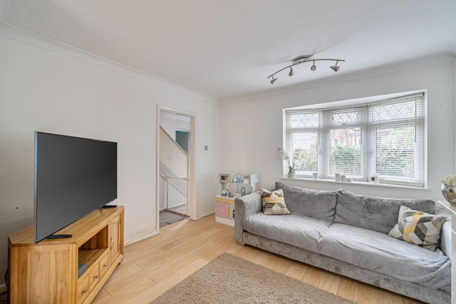 1 Greenfields, Loughton photo 2