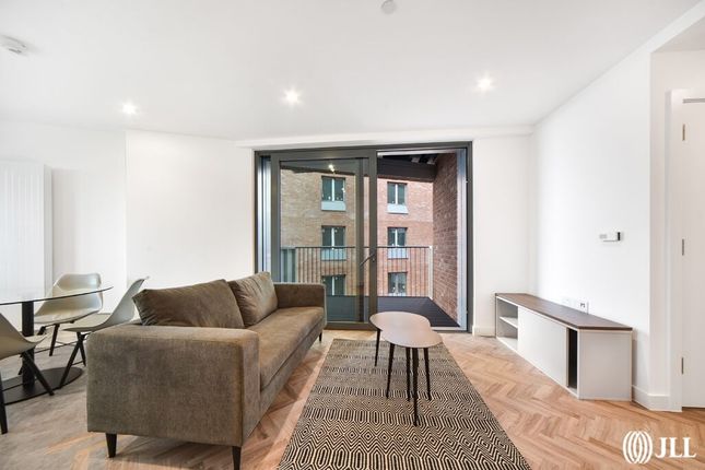 Thumbnail Flat for sale in River Apartments, Three Waters, Gillender Street, London