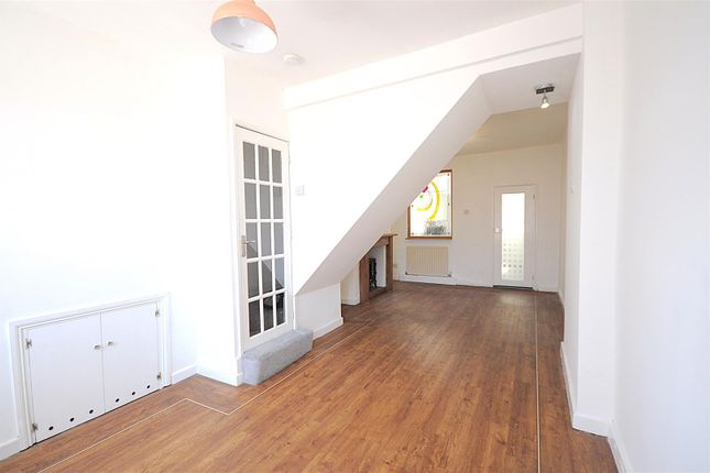 81, Alexandra Street, Stone photo 4