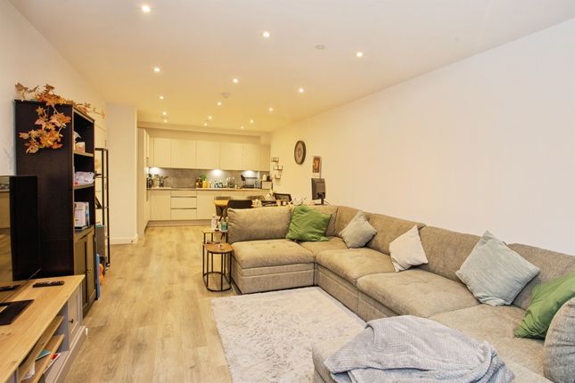 6, Nightingale House, Oxhey Drive, Watford photo 4
