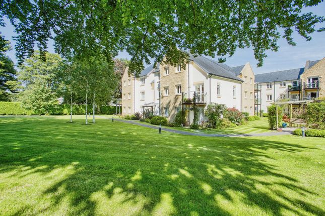 1-bed flat on 34 Holmcroft Court, Charlton Road, Shepton Mallet, £144,950