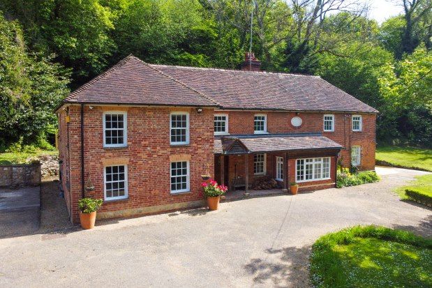Cottage to rent in Basted Mill, Sevenoaks
