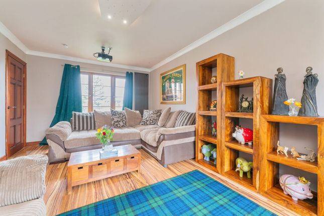 1, Iona Place, Clydebank photo 4