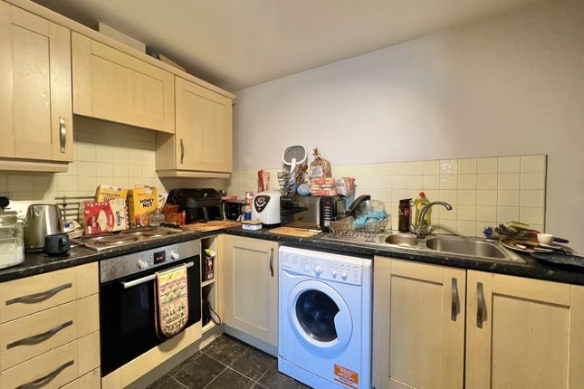 Flat 7, Stonemasons Court, Layton photo 4