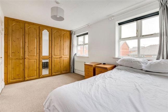 56, Massingberd Way, London photo 4