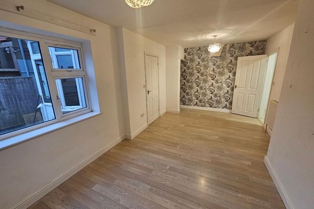 23b, Station Road, Desborough photo 5