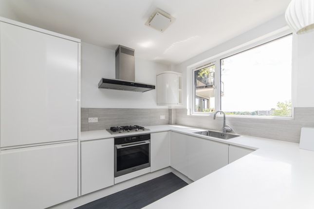 Flat 5 Southwood Heights, Southwood Lawn Road, London photo 4