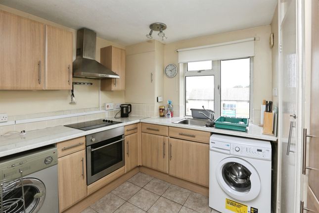 5, Poulner Close, Southampton photo 3