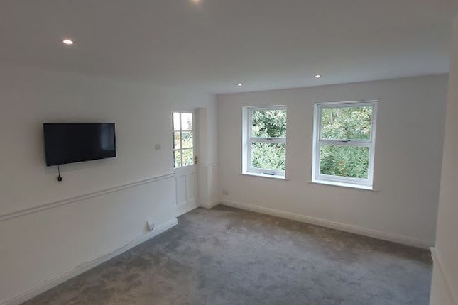Apartment 31, canal bank, Montonmill Gardens, Manchester photo 2